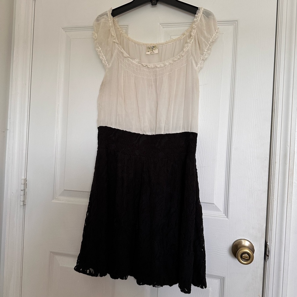 Black and white dress..19
